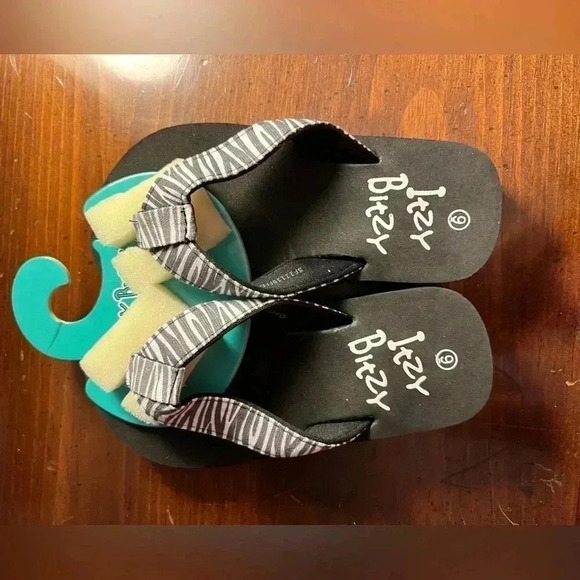 Toddler Size 9 Zebra Itzy Bitzy Flip-Flops - Picture 4 of 6